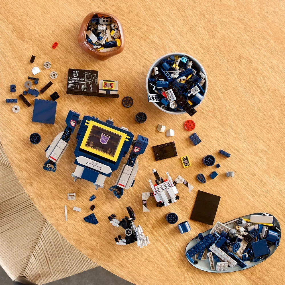 LEGO Icons - Transformers: Soundwave - 10358